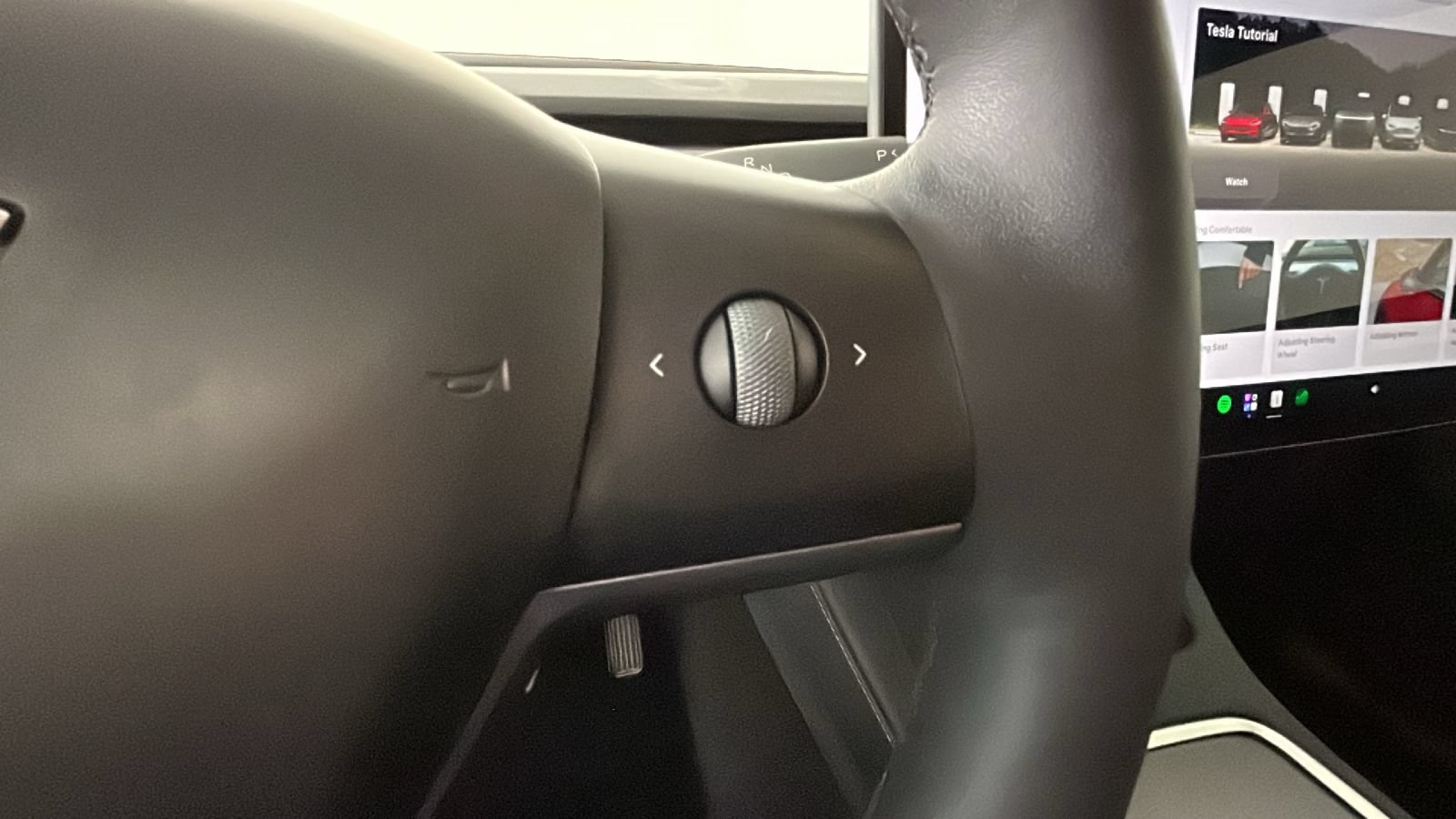 Used 2024 Tesla Model Y Long Range AWD/4WD image 18