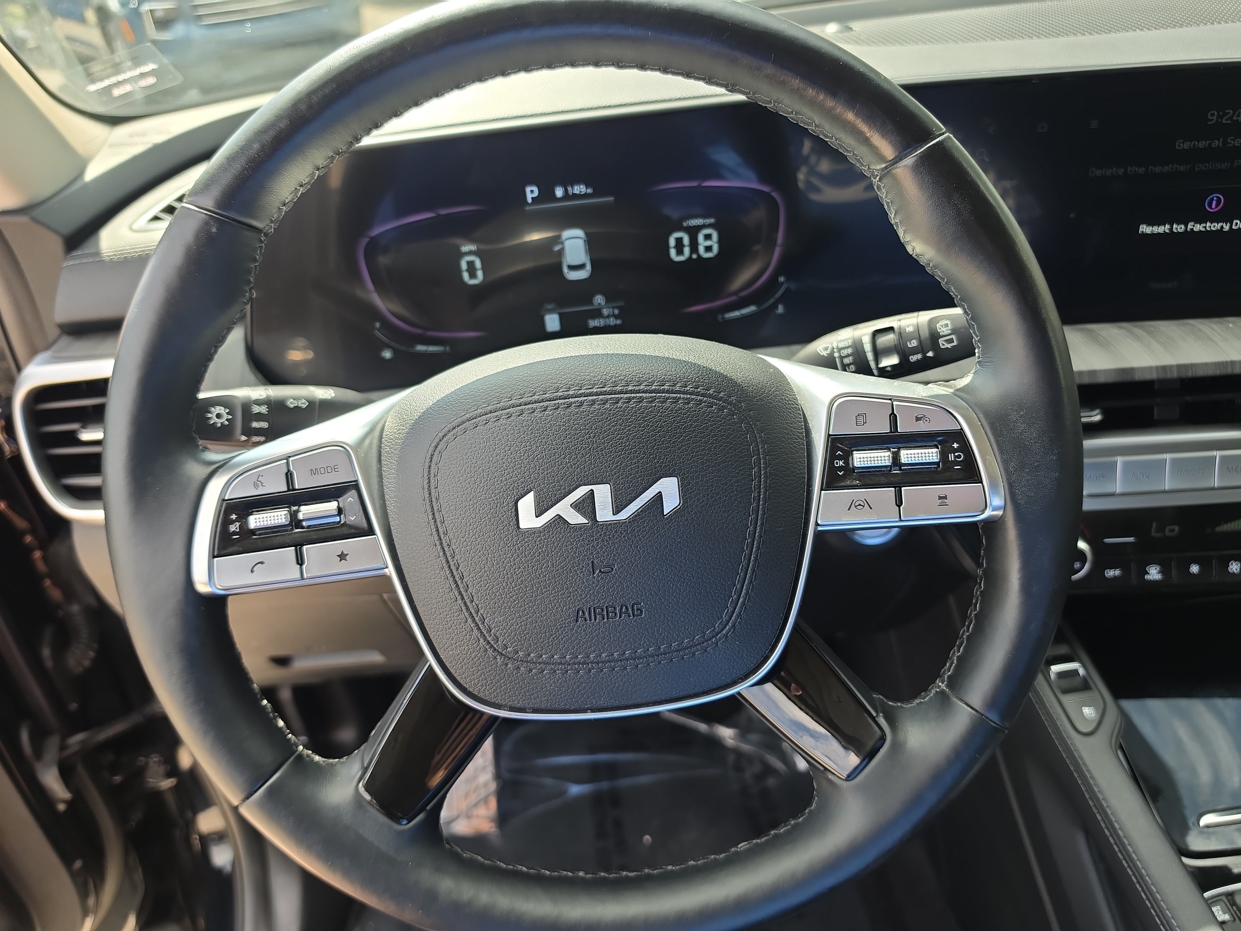 Used 2023 Kia Telluride EX w/ EX Captain's Chair Package AWD/4WD image 31