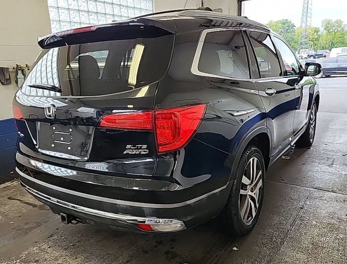 Used 2017 Honda Pilot Elite image 3