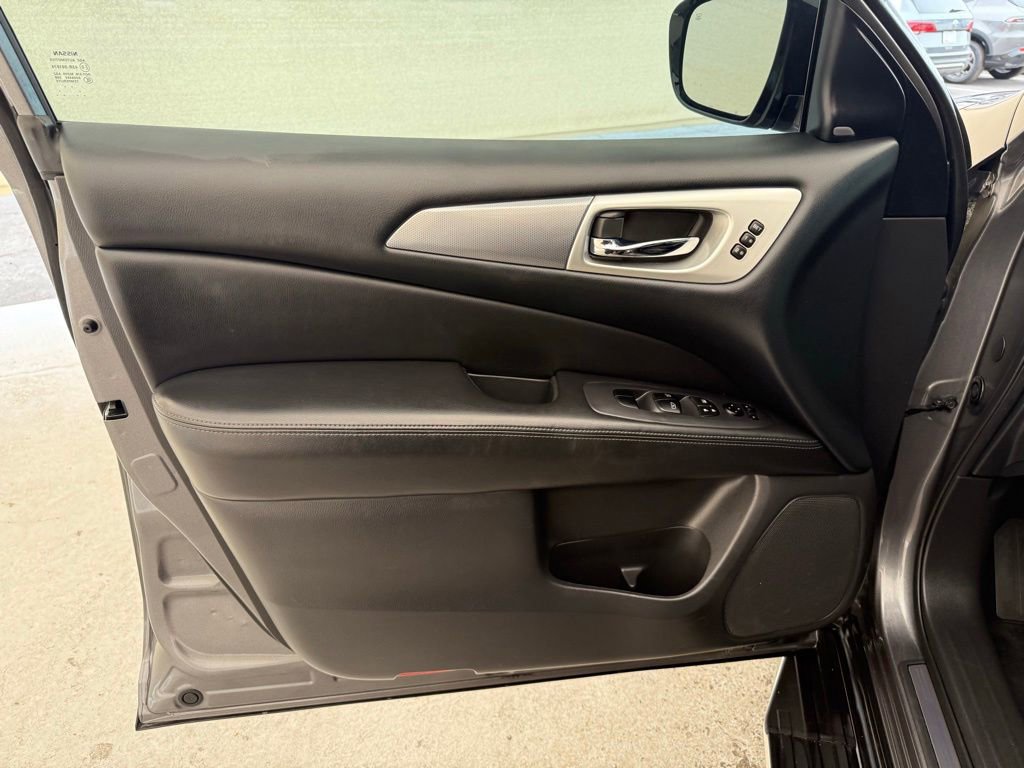 Used 2017 Nissan Pathfinder SL FWD image 30