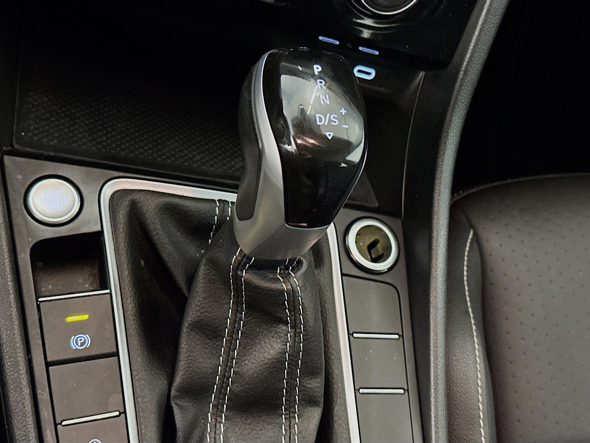 Used 2024 Volkswagen Jetta SE image 24