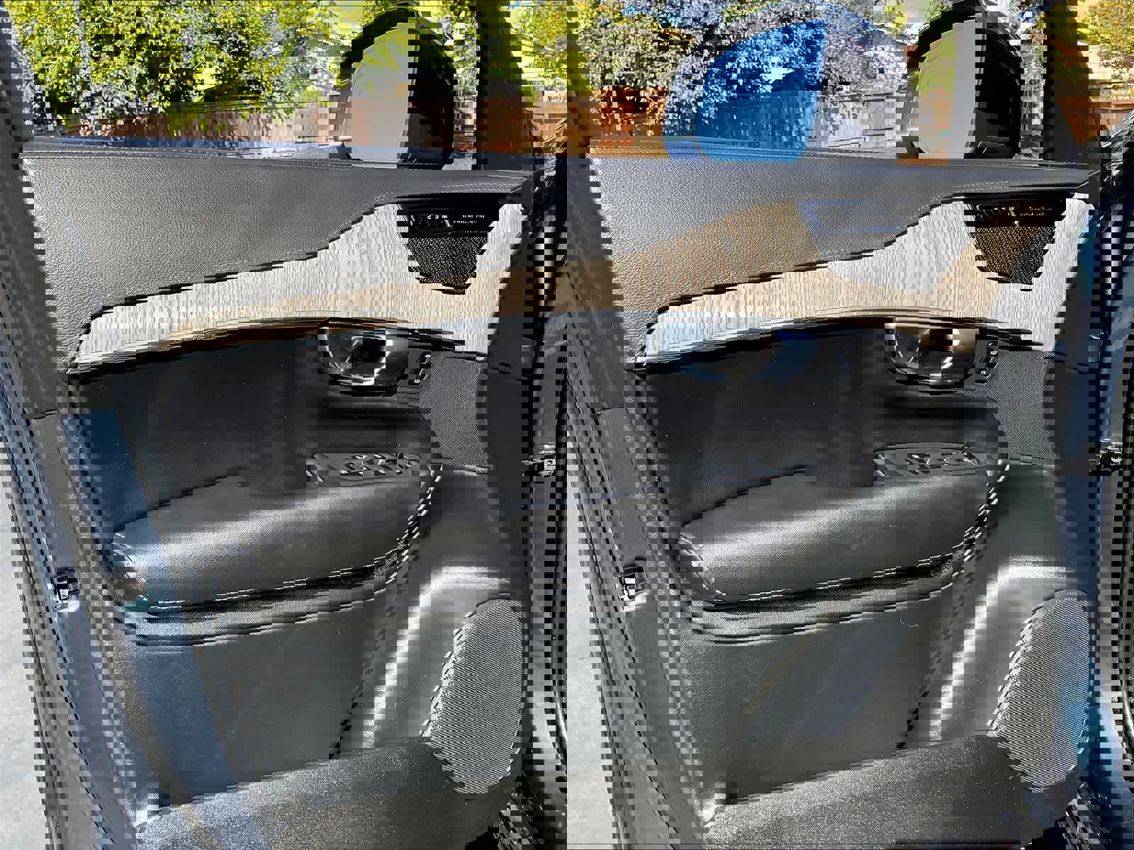 Used 2023 Volvo XC90 B6 Ultimate image 25