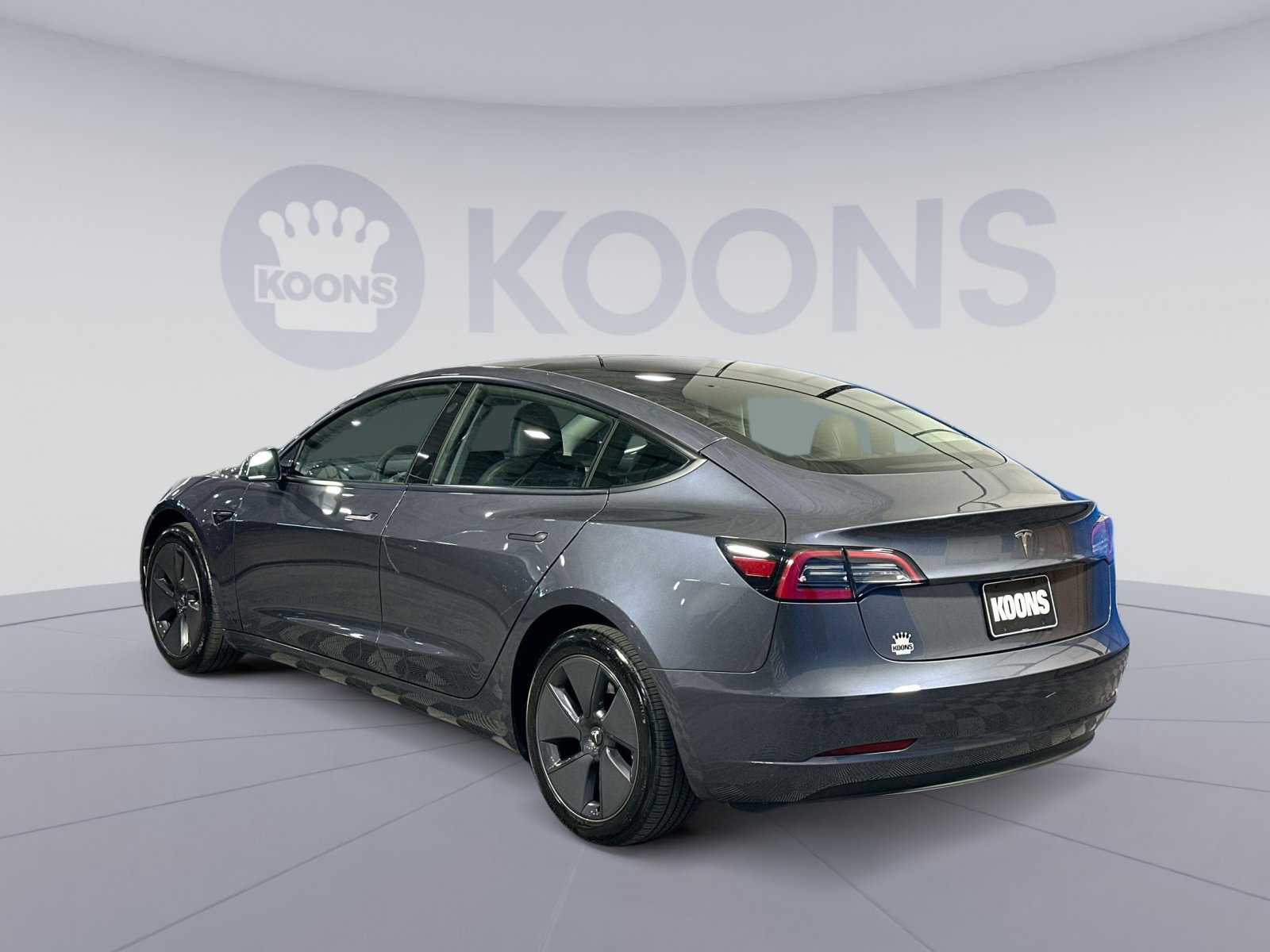 Used 2023 Tesla Model 3 Standard Range image 4