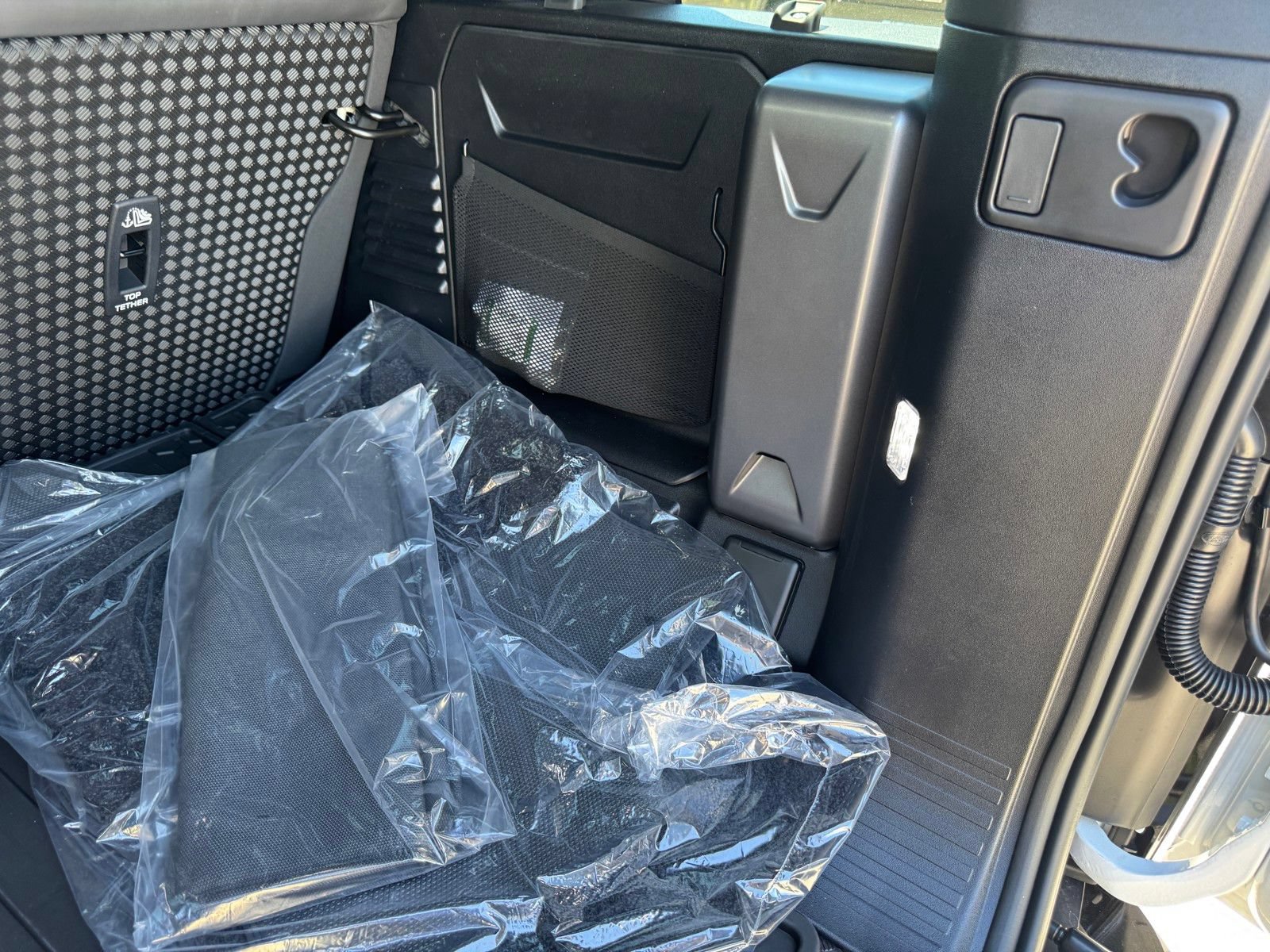 New 2026 Land Rover Defender 110 S AWD/4WD image 10