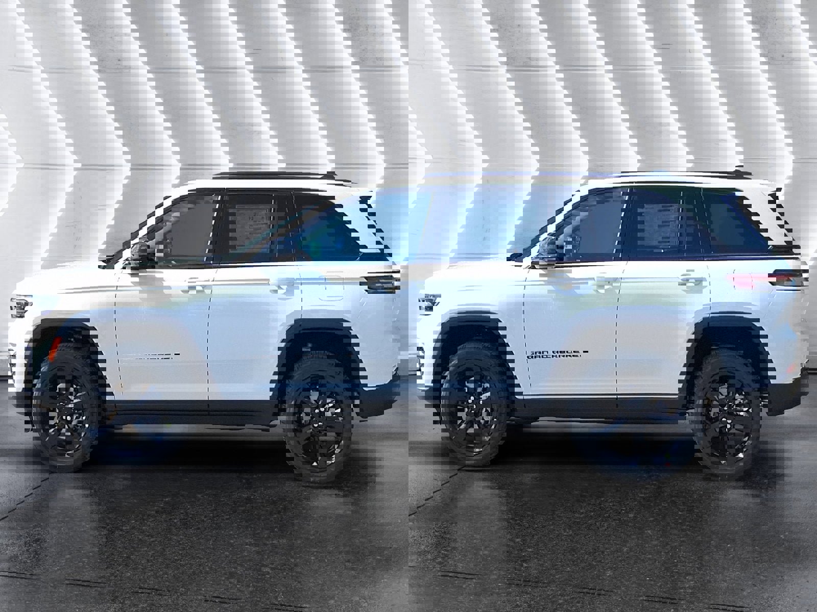 New 2025 Jeep Grand Cherokee Altitude image 3