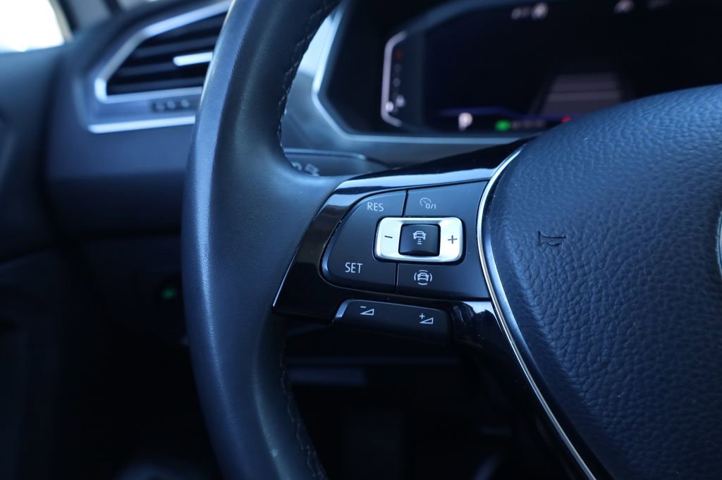 Used 2020 Volkswagen Tiguan SEL image 27