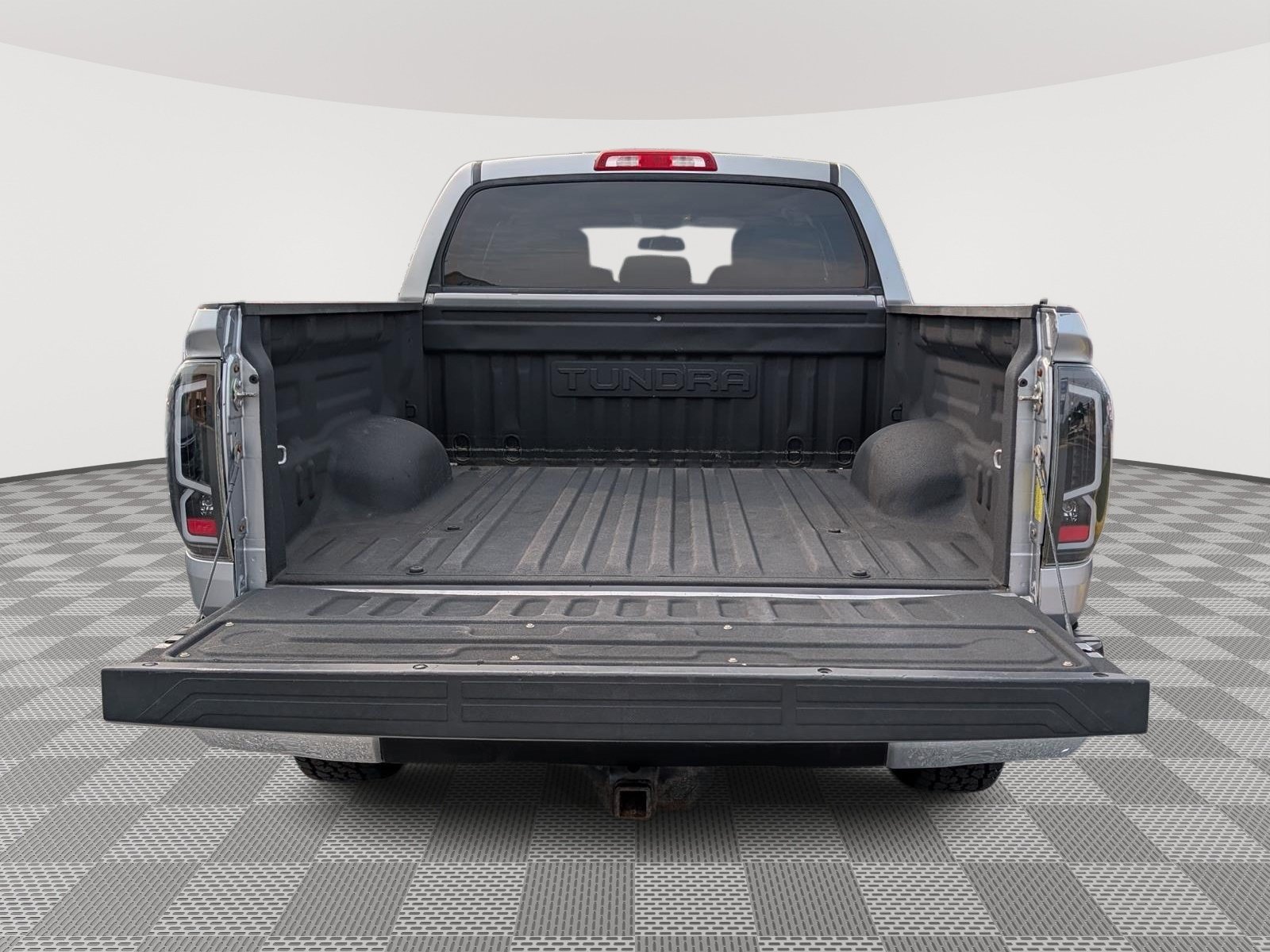 Used 2015 Toyota Tundra SR5 w/ TRD Off Road Package AWD/4WD image 14