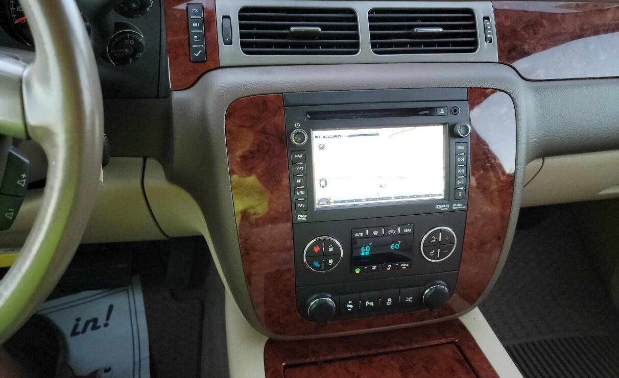 Used 2013 Chevrolet Suburban LTZ image 14