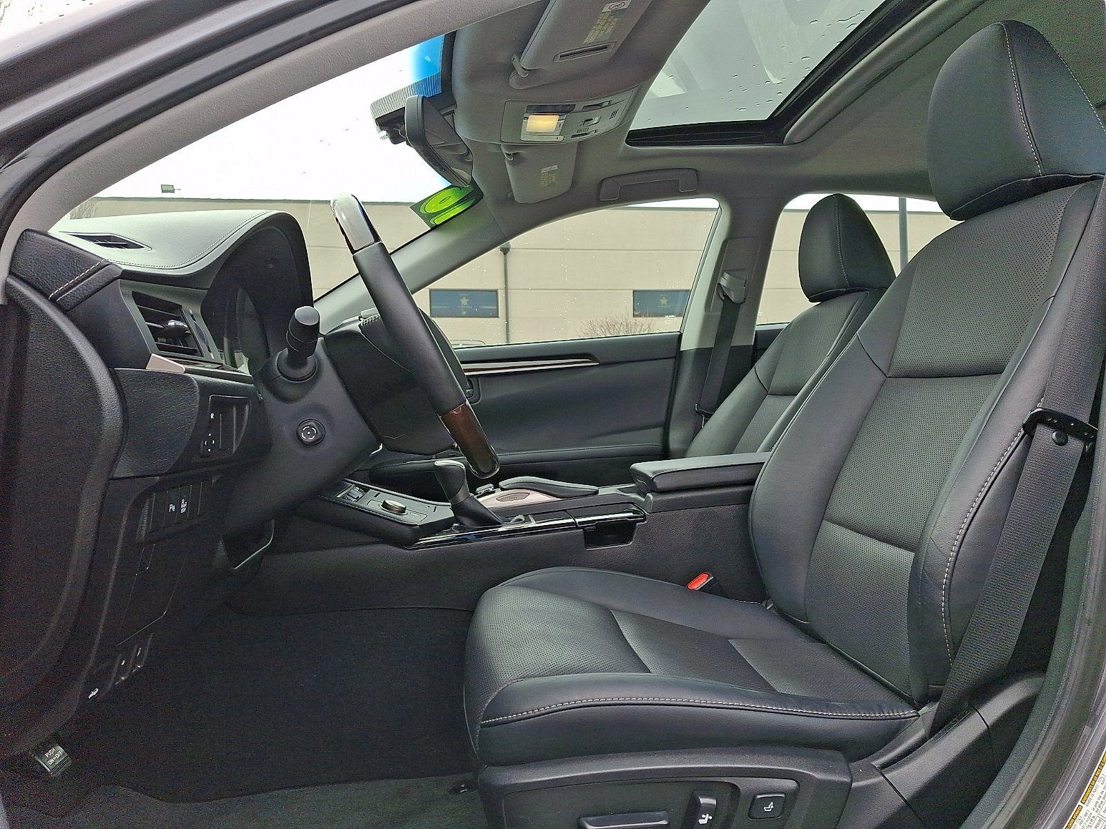 Used 2016 Lexus ES 350 w/ Navigation System Package image 13