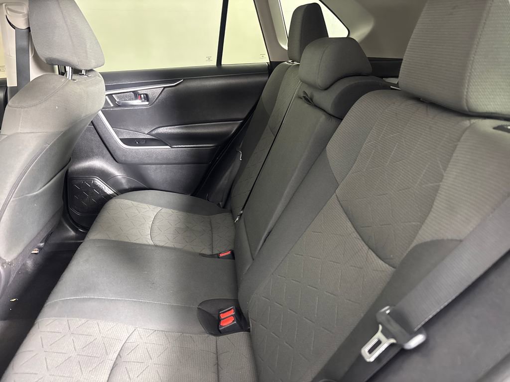 Used 2022 Toyota RAV4 XLE image 31