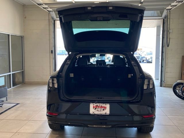 Used 2021 Ford Mustang Mach-E Premium RWD image 7