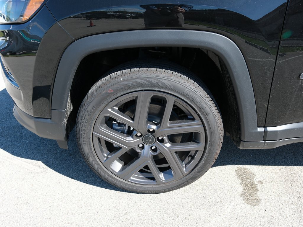 New 2026 Jeep Compass Limited image 14