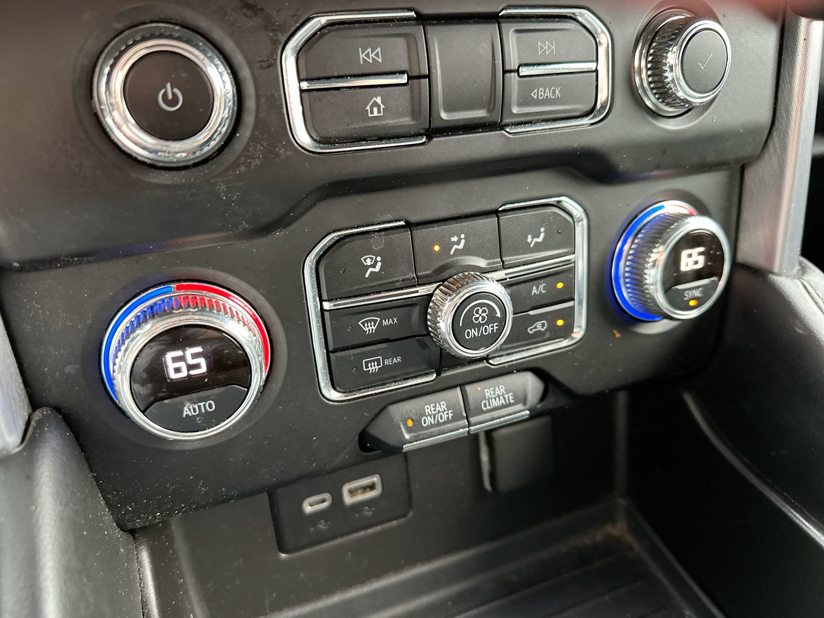 Used 2021 GMC Yukon SLE AWD/4WD image 18