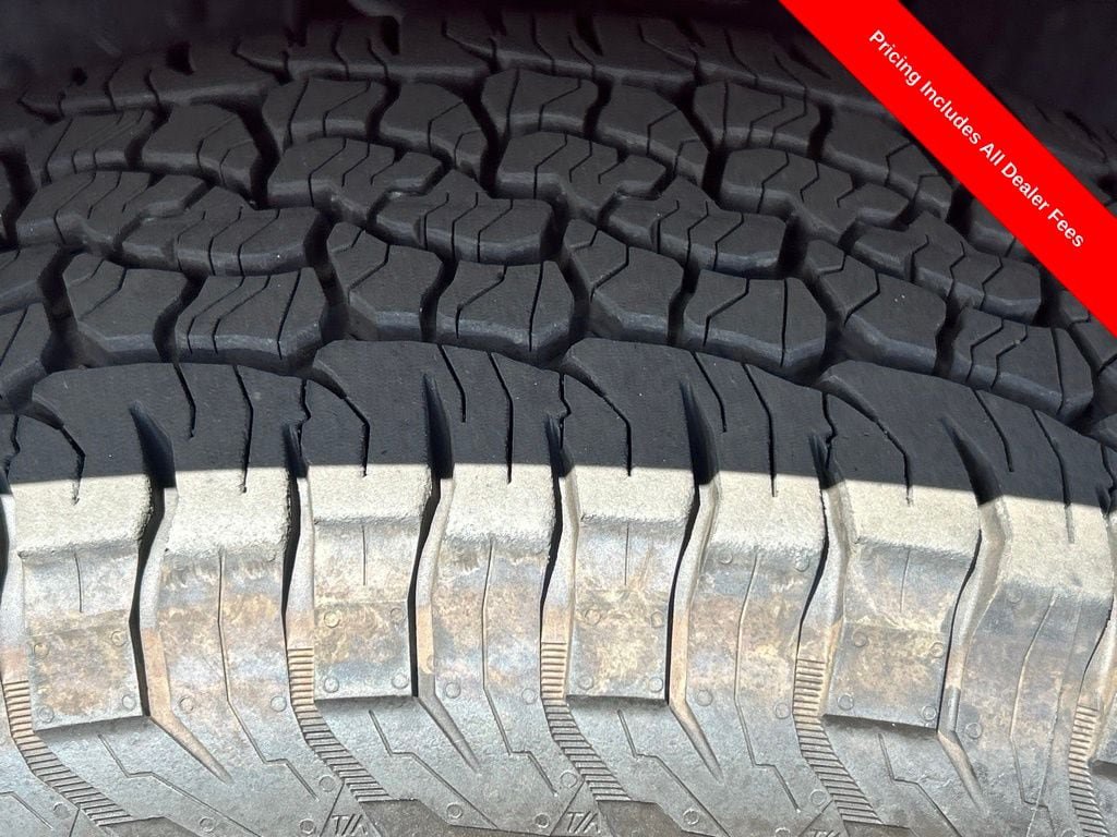 Used 2022 Toyota Tacoma TRD Sport w/ Technology Package AWD/4WD image 25
