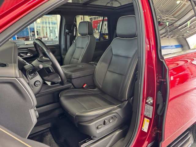 Used 2023 Chevrolet Tahoe Premier AWD/4WD image 28