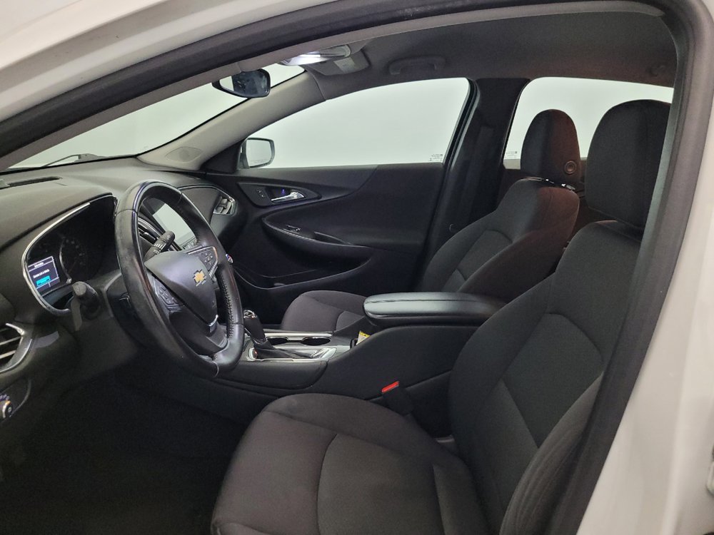 Used 2017 Chevrolet Malibu LT FWD image 17