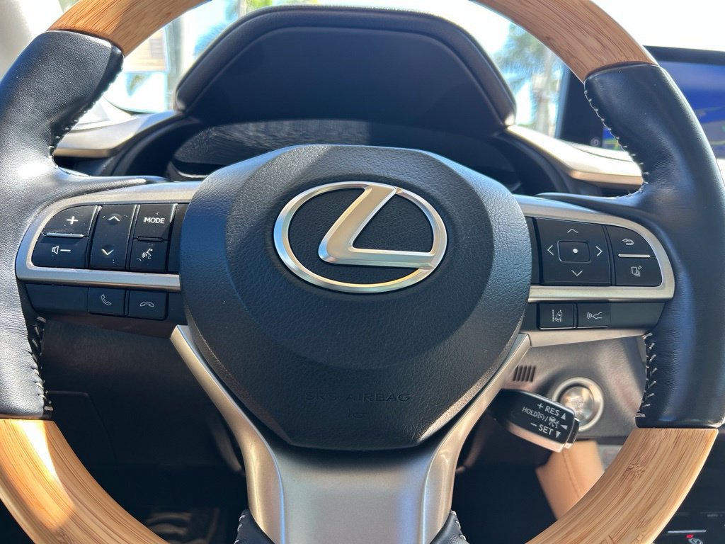 Used 2022 Lexus RX 350L Premium w/ Premium Package AWD/4WD image 25