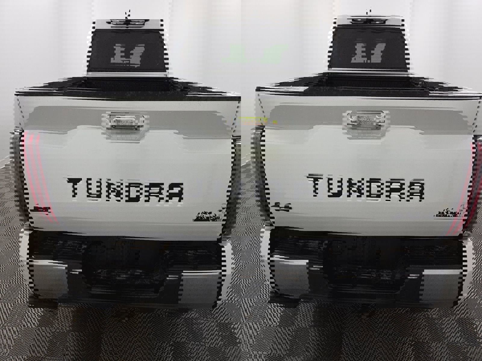 Used 2022 Toyota Tundra Limited w/ TRD Off-Road Package image 5