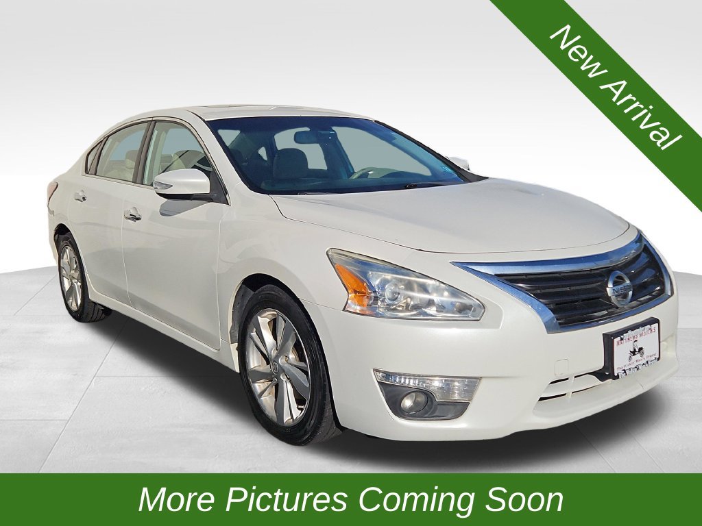 Used 2014 Nissan Altima 2.5 SL w/ Technology Package