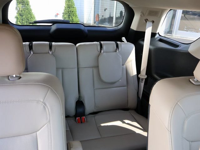 Used 2023 Ford Explorer Limited AWD/4WD image 13