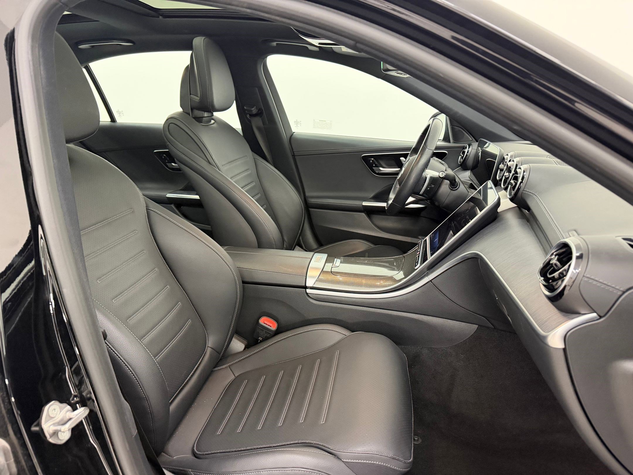 Used 2022 Mercedes-Benz C 300 Sedan image 26