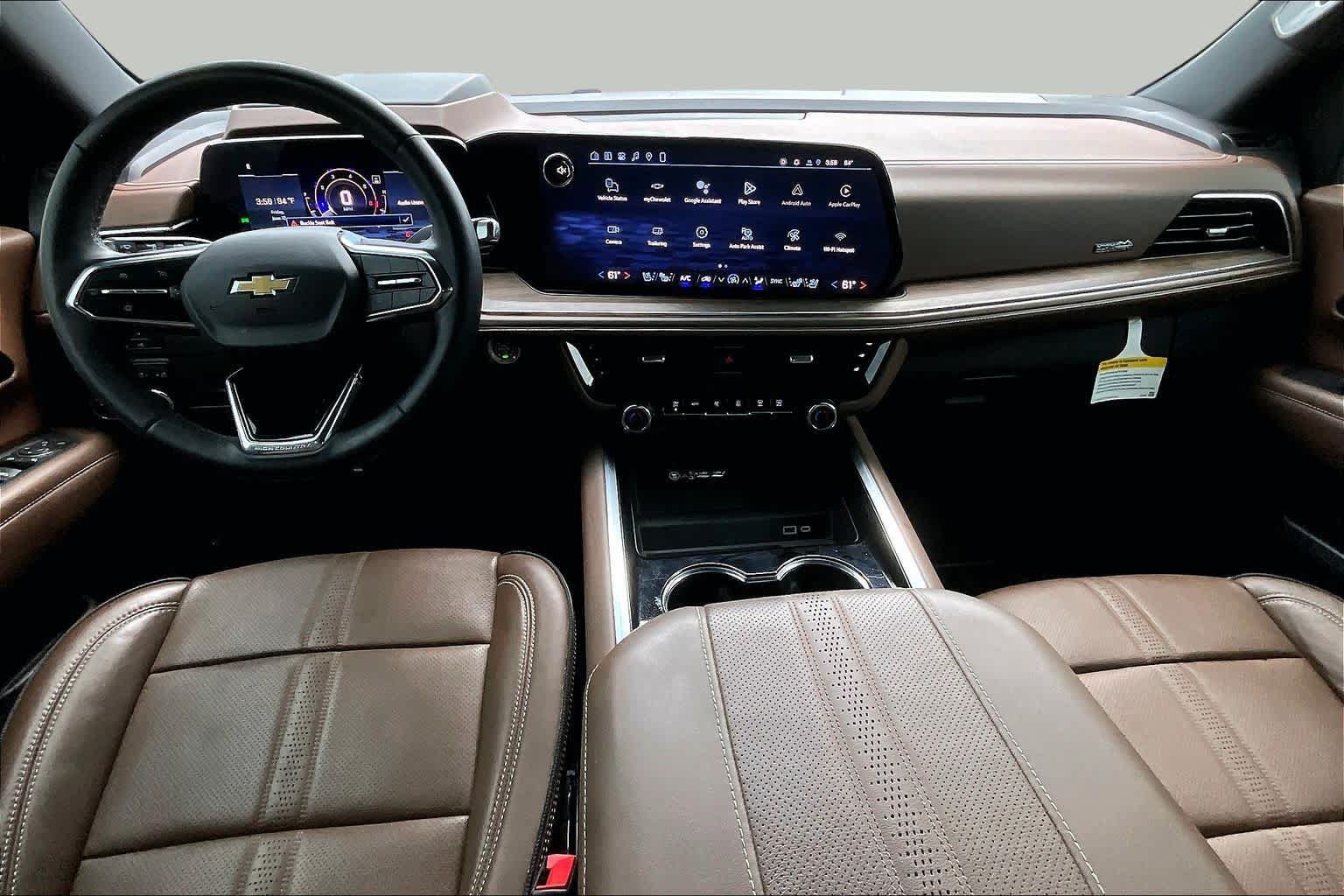 Used 2025 Chevrolet Tahoe High Country AWD/4WD image 16