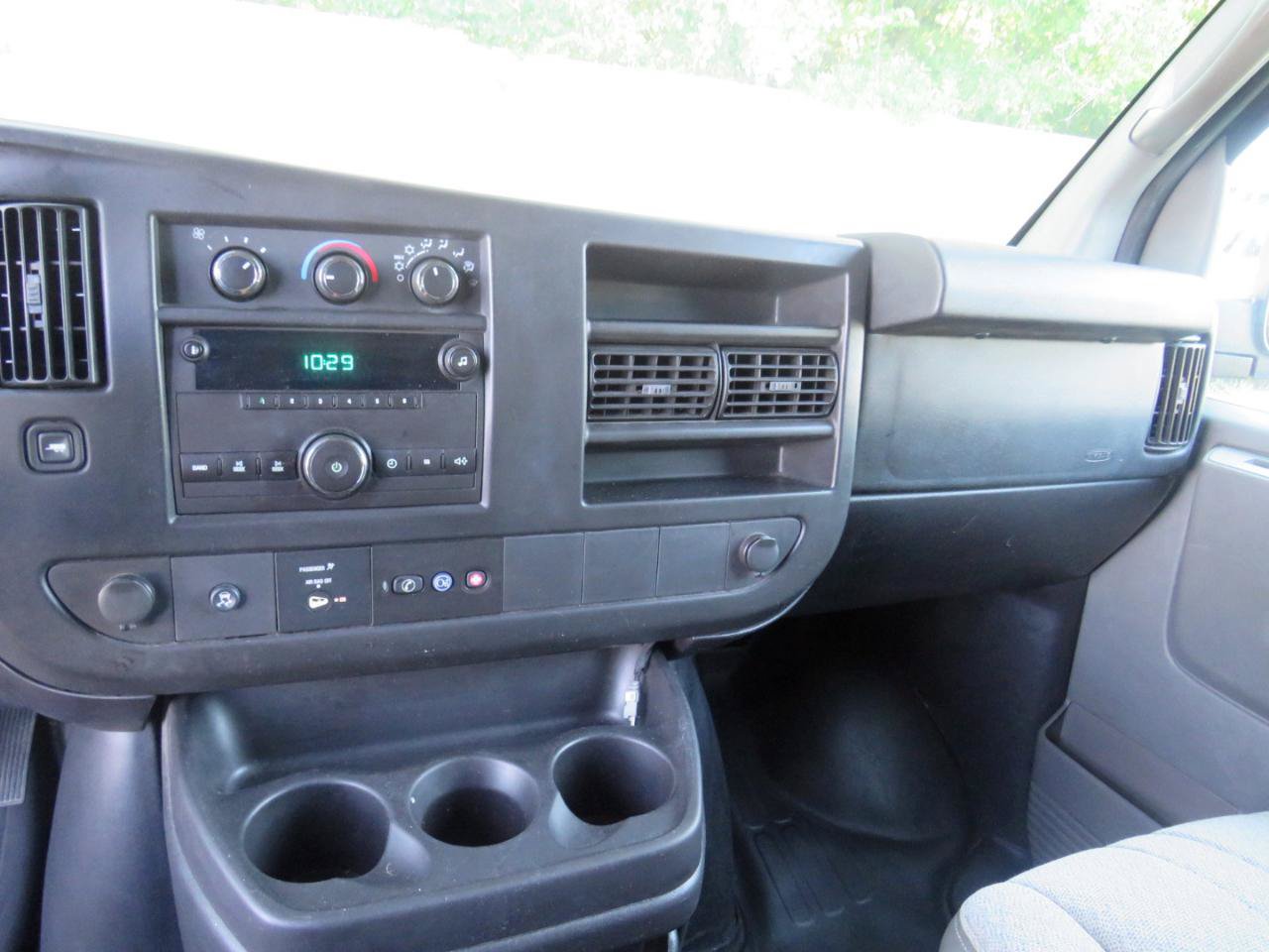 Used 2011 Chevrolet Express 3500 LS RWD image 12