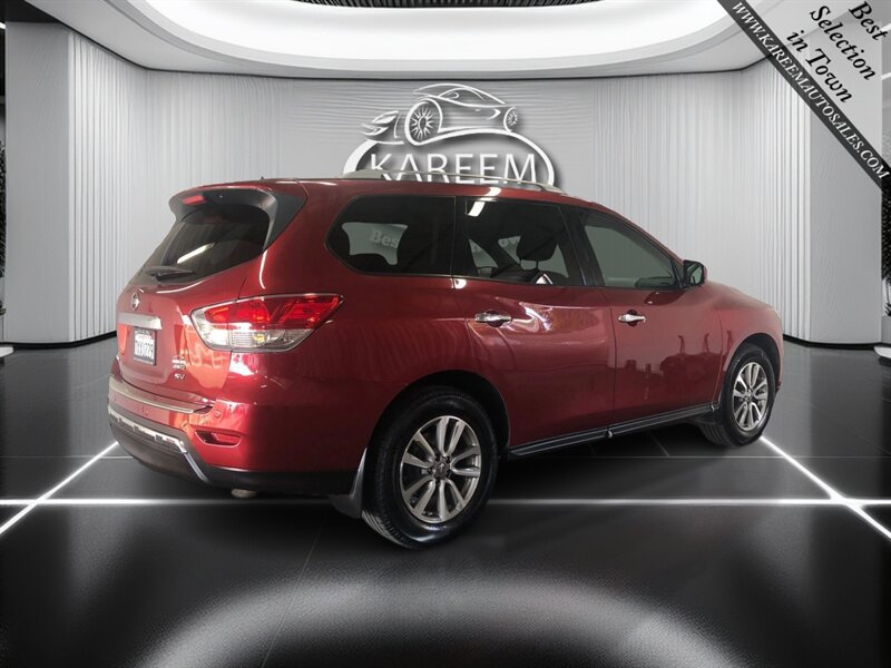 Used 2016 Nissan Pathfinder SV w/ SV Cold Weather Package AWD/4WD image 5