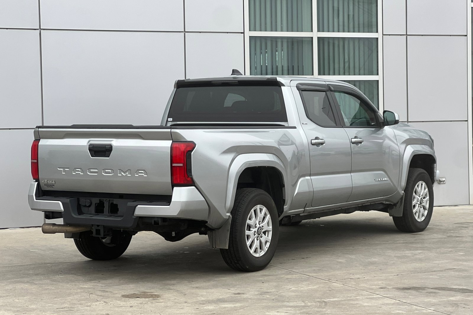 Used 2024 Toyota Tacoma SR5 image 4