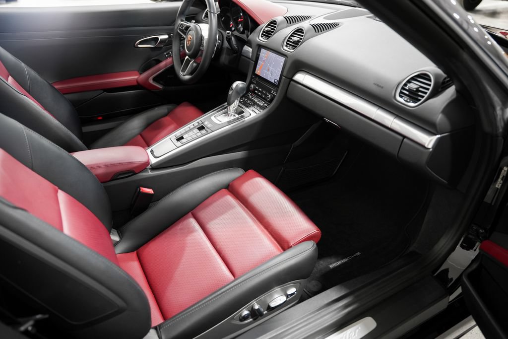 Used 2017 Porsche 718 Boxster RWD image 24