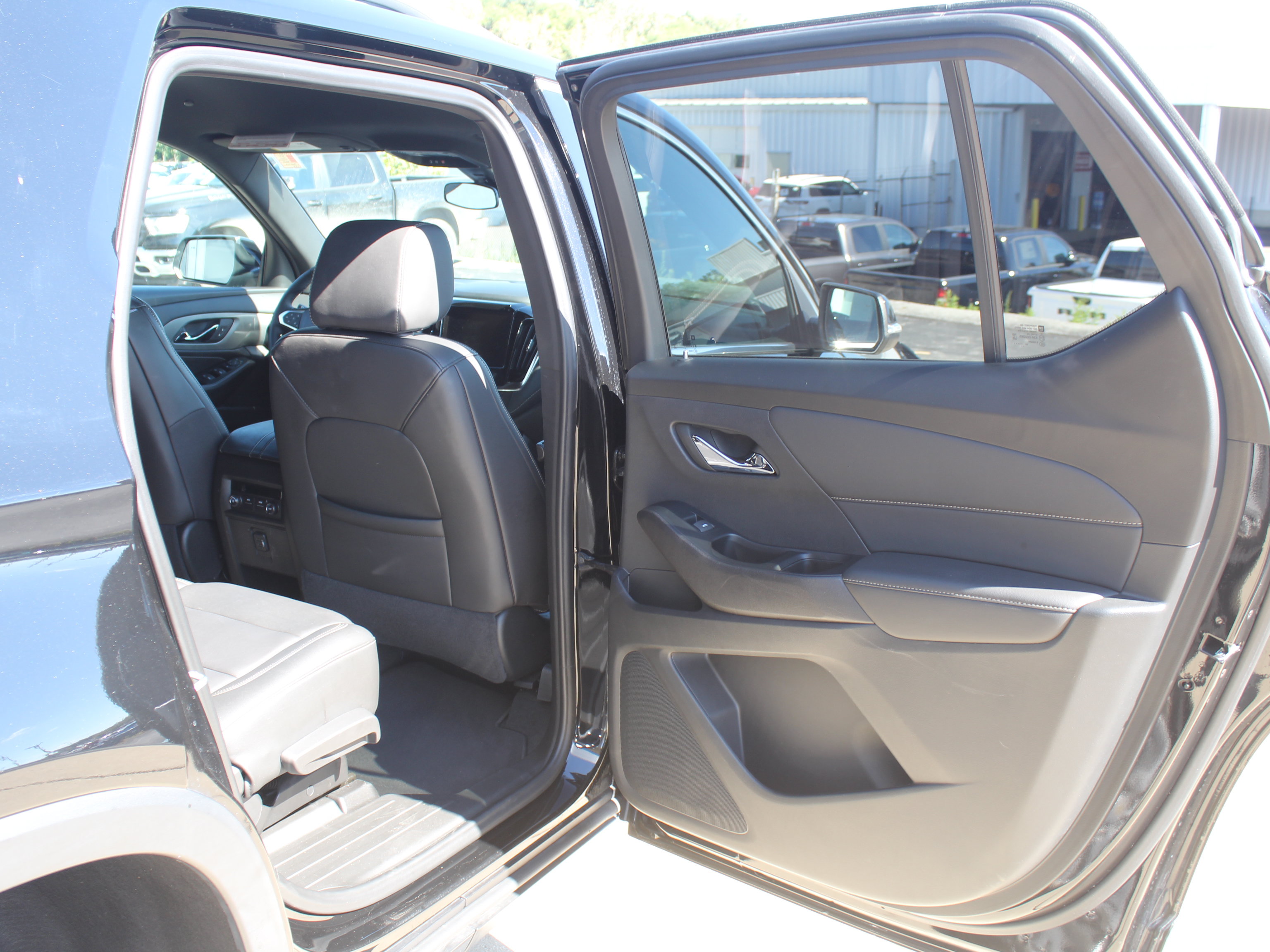 Certified 2023 Chevrolet Traverse LT AWD/4WD image 26