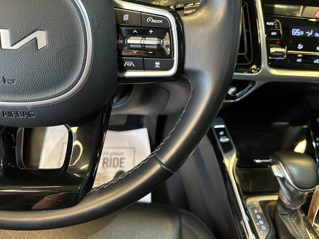 Used 2023 Kia Sorento SX AWD/4WD image 12
