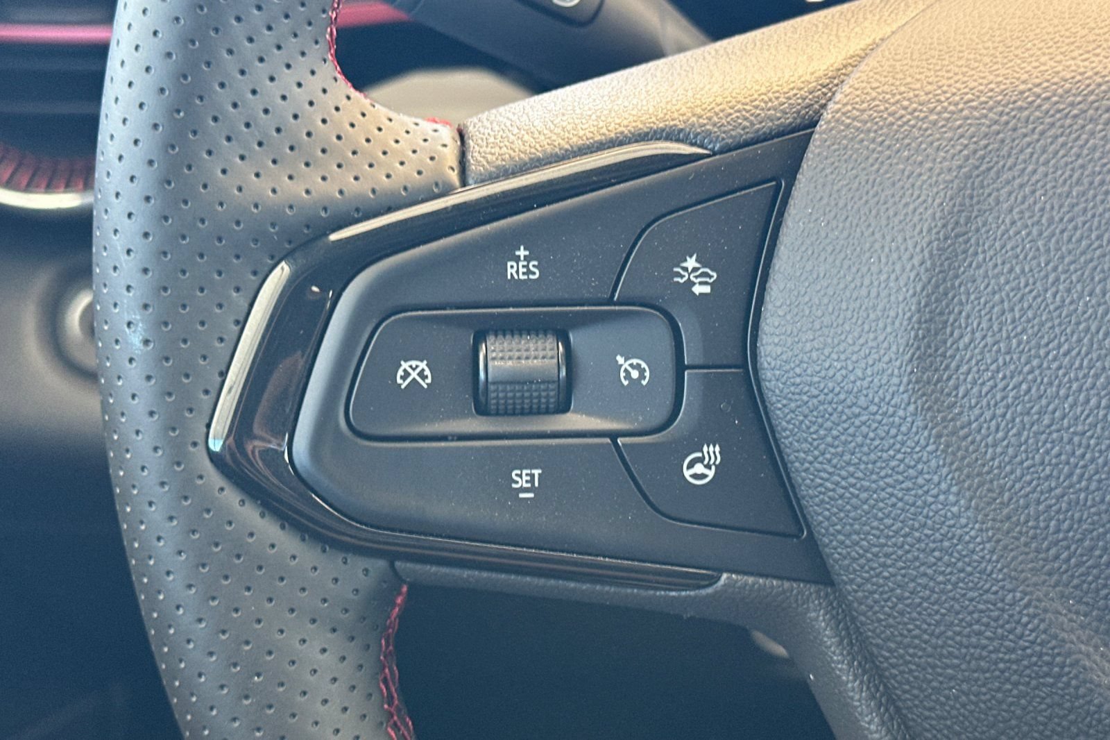 New 2026 Chevrolet Trax RS w/ Driver Confidence Package FWD image 26