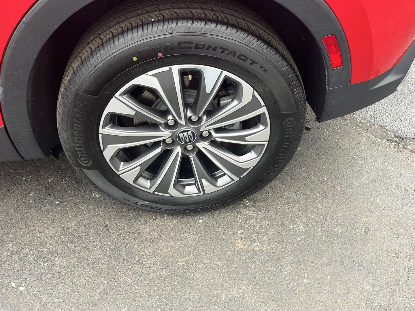 Used 2025 Buick Envision Preferred image 34