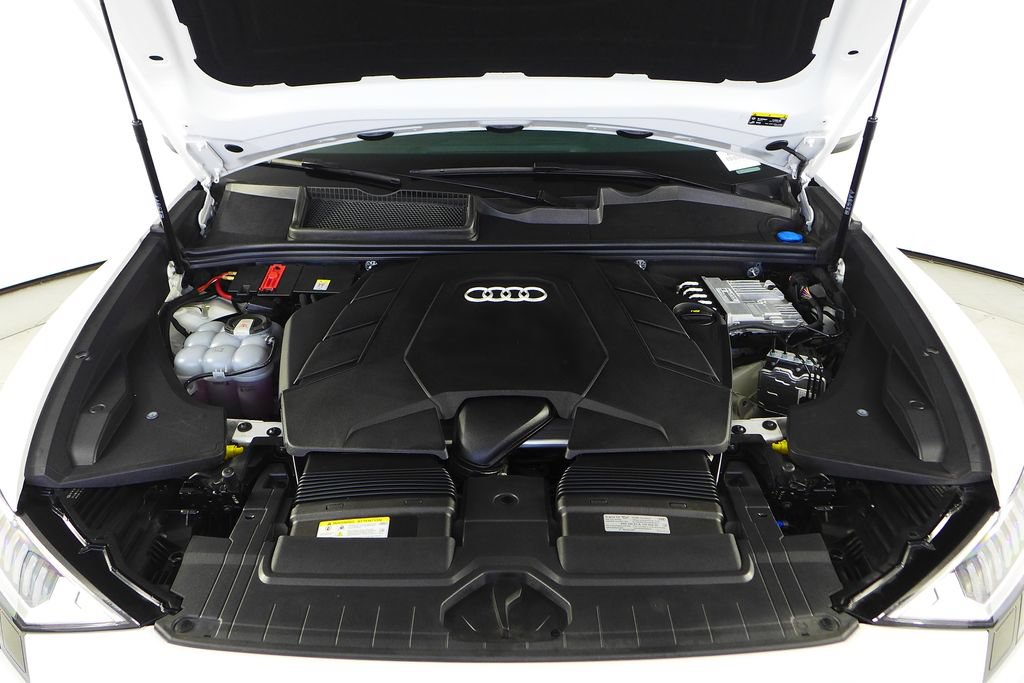 Used 2023 Audi Q8 Premium w/ Convenience Package AWD/4WD image 6