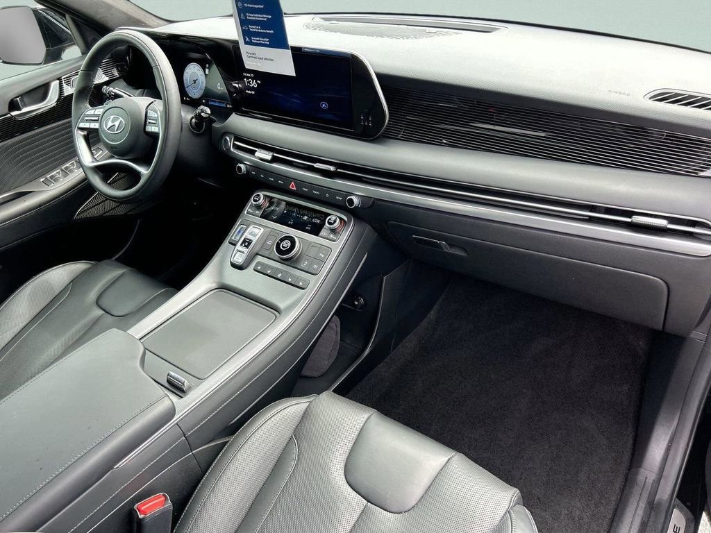 Used 2025 Hyundai Palisade Calligraphy image 17