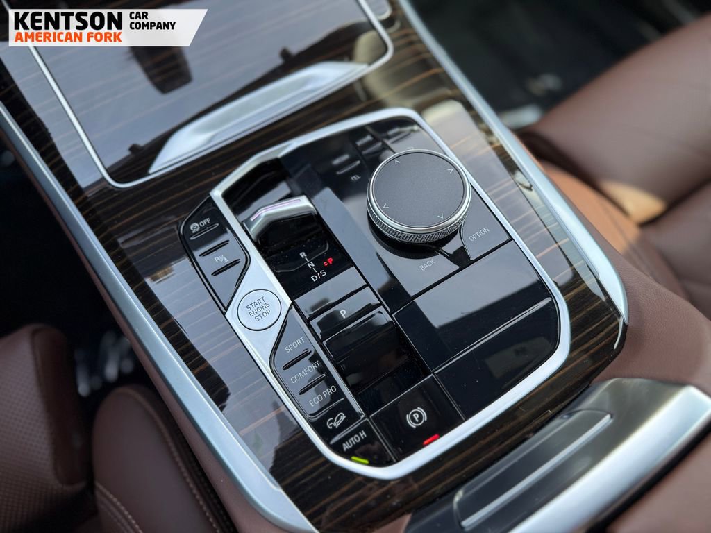 Used 2025 BMW X5 xDrive40i w/ M Sport Package image 27