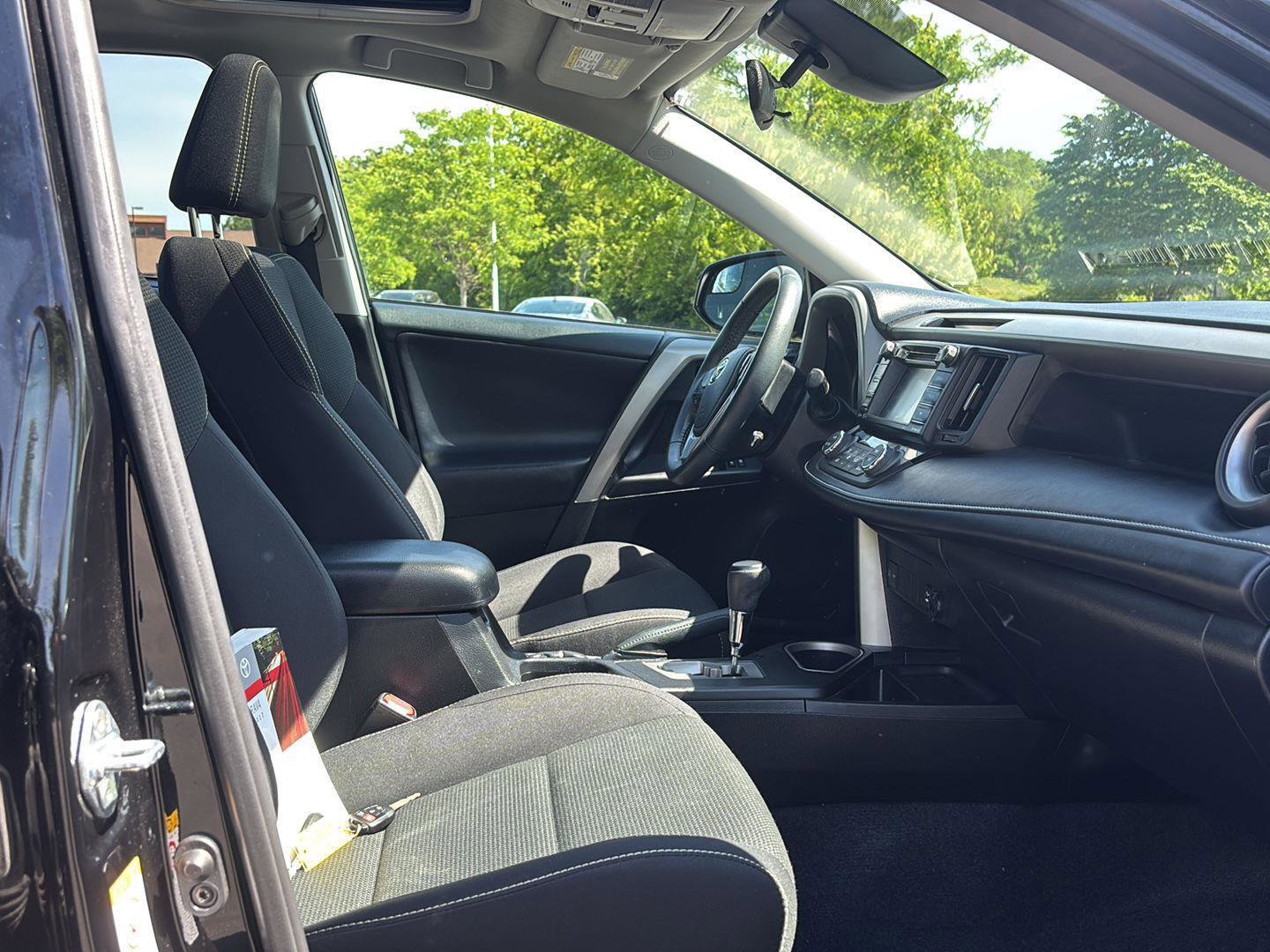 Used 2017 Toyota RAV4 XLE w/ Plus Special Value Package AWD/4WD image 21