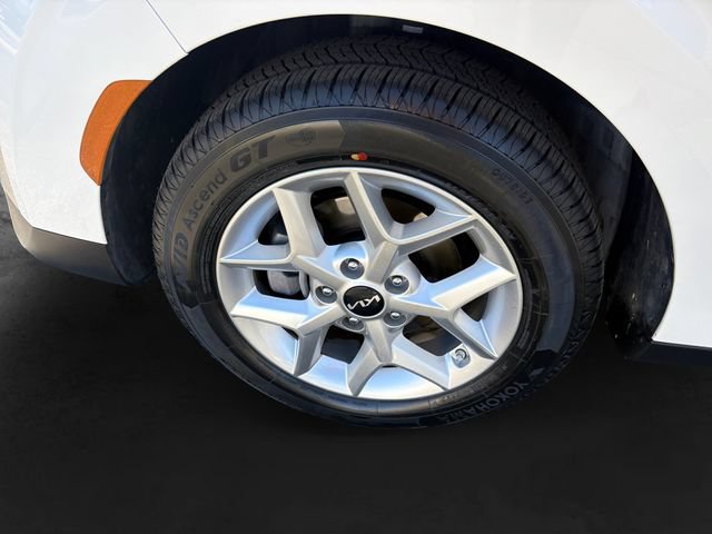 Used 2024 Kia Soul LX w/ Option Group 015 FWD image 11