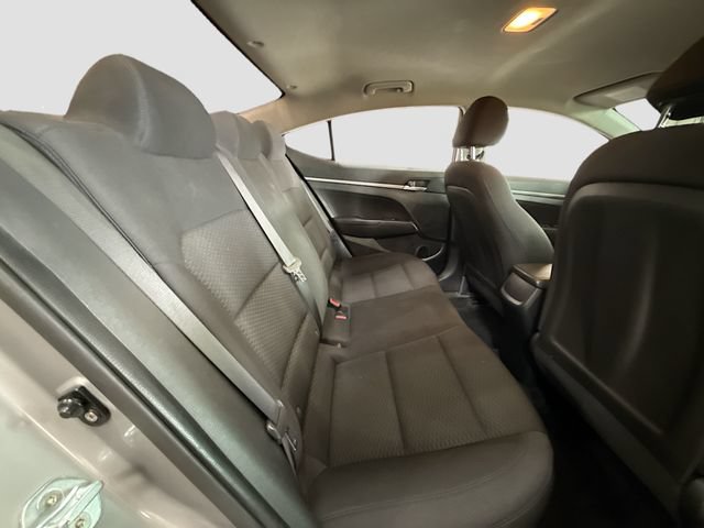Used 2020 Hyundai Elantra SE w/ Cargo Package (C1) FWD image 22