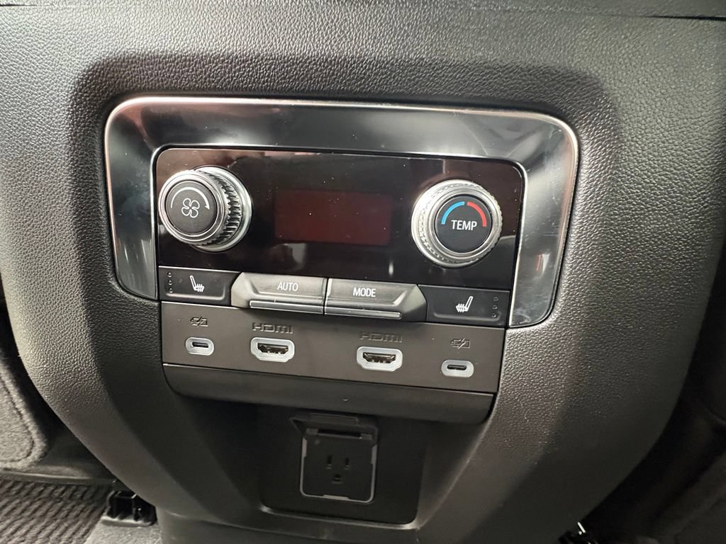 Used 2024 GMC Yukon Denali Ultimate AWD/4WD image 14