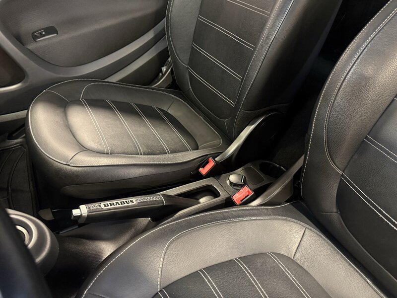 Used 2017 smart fortwo passion RWD image 26