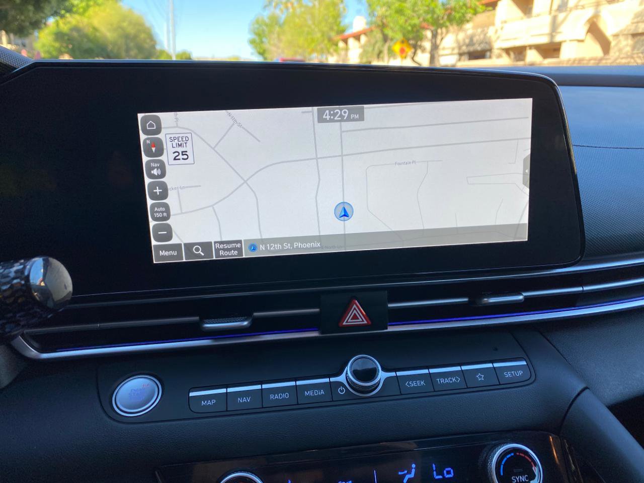 Used 2025 Hyundai Elantra Limited image 64