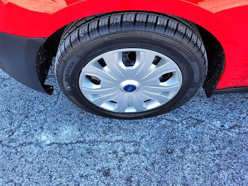 Used 2022 Ford Transit Connect XL image 11