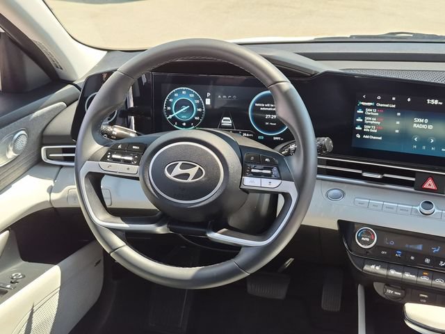 Used 2025 Hyundai Elantra Limited FWD image 11