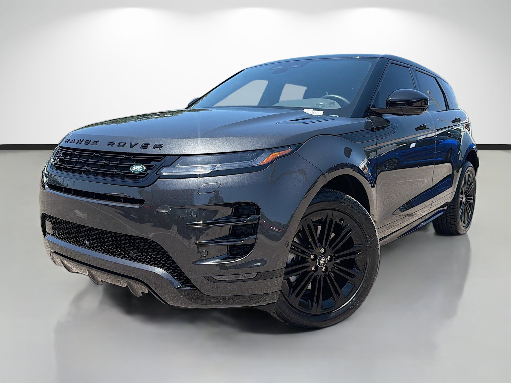 Used 2025 Land Rover Range Rover Evoque Dynamic SE AWD/4WD image 1