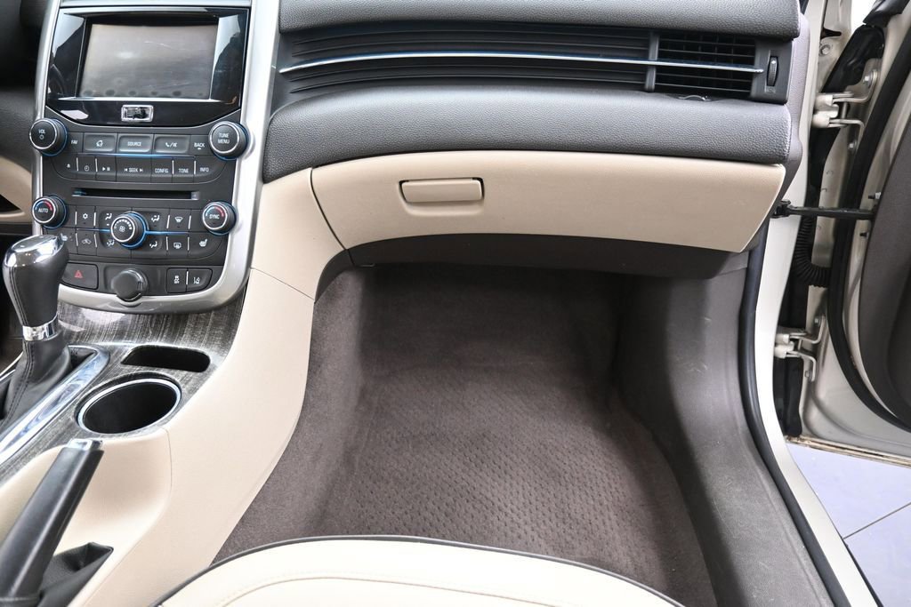 Used 2014 Chevrolet Malibu LT FWD image 19