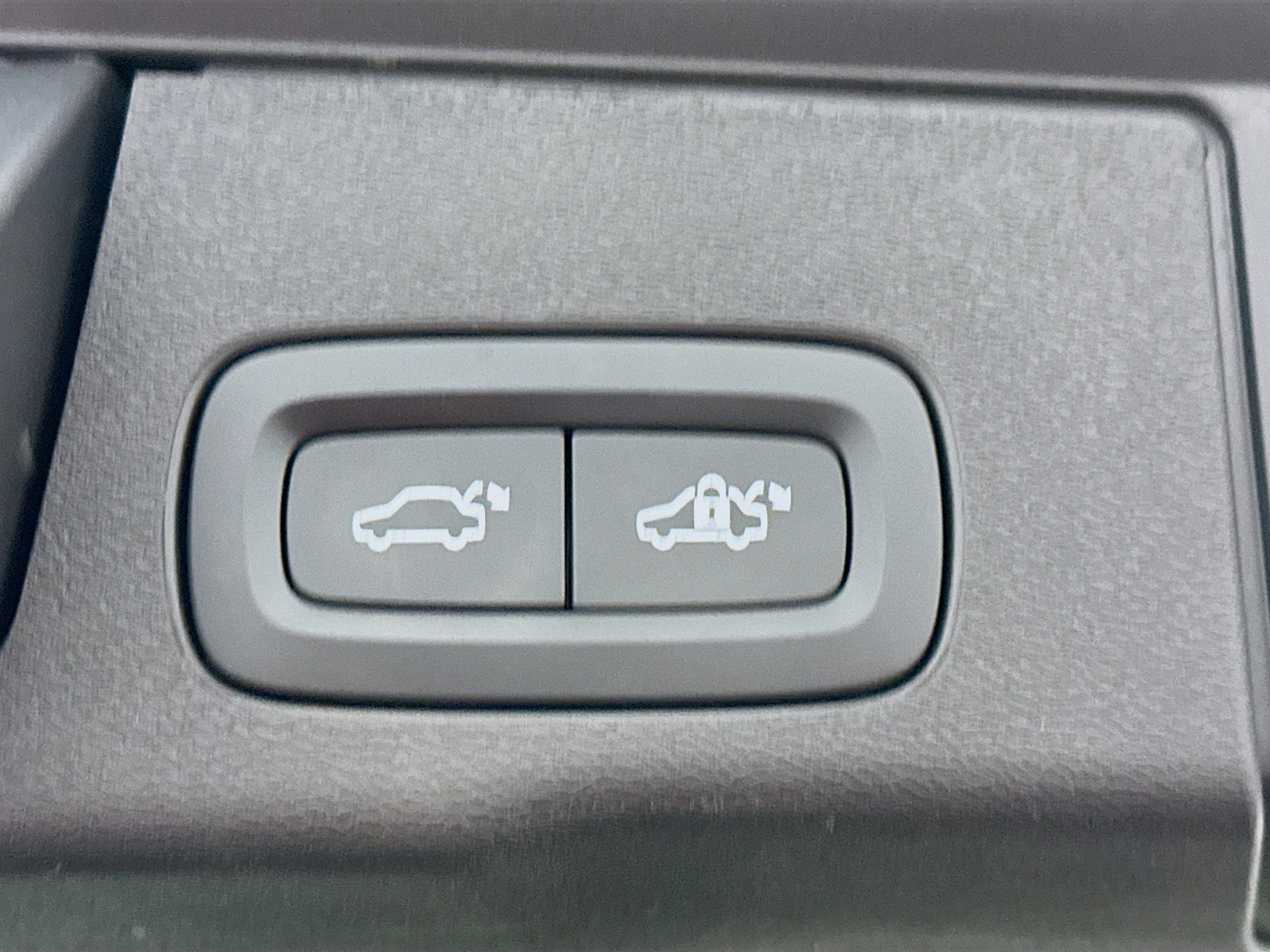 Used 2023 Volvo XC60 B5 Core image 32