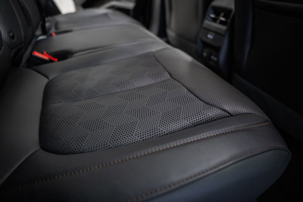 New 2026 Jeep Cherokee Overland w/ Advanced Pro Tech Group image 32