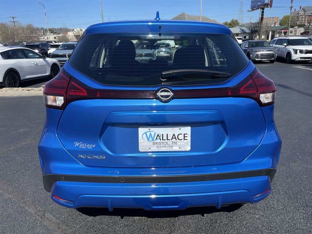 Used 2024 Nissan Kicks S FWD image 5